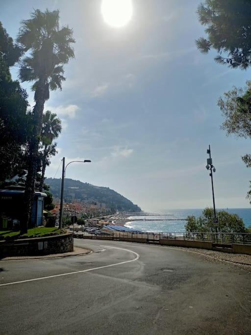 Vista Mare Casa Vacanze Ospedaletti Exterior foto